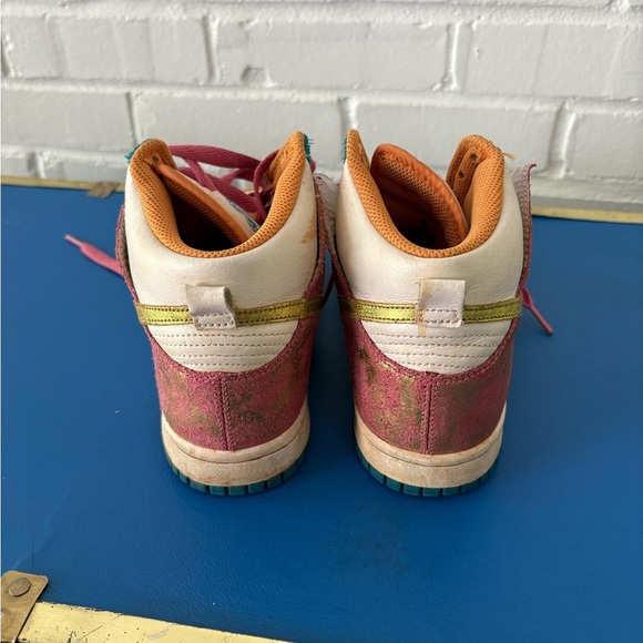 Nike Dunk 6.0 High Swan Metallic Gold— Size W6.5 inches - Picture 3 of 5